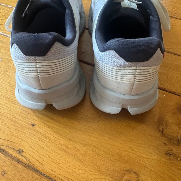On Running Shoes Cloudgo Size 8 - Picture 3 of 4